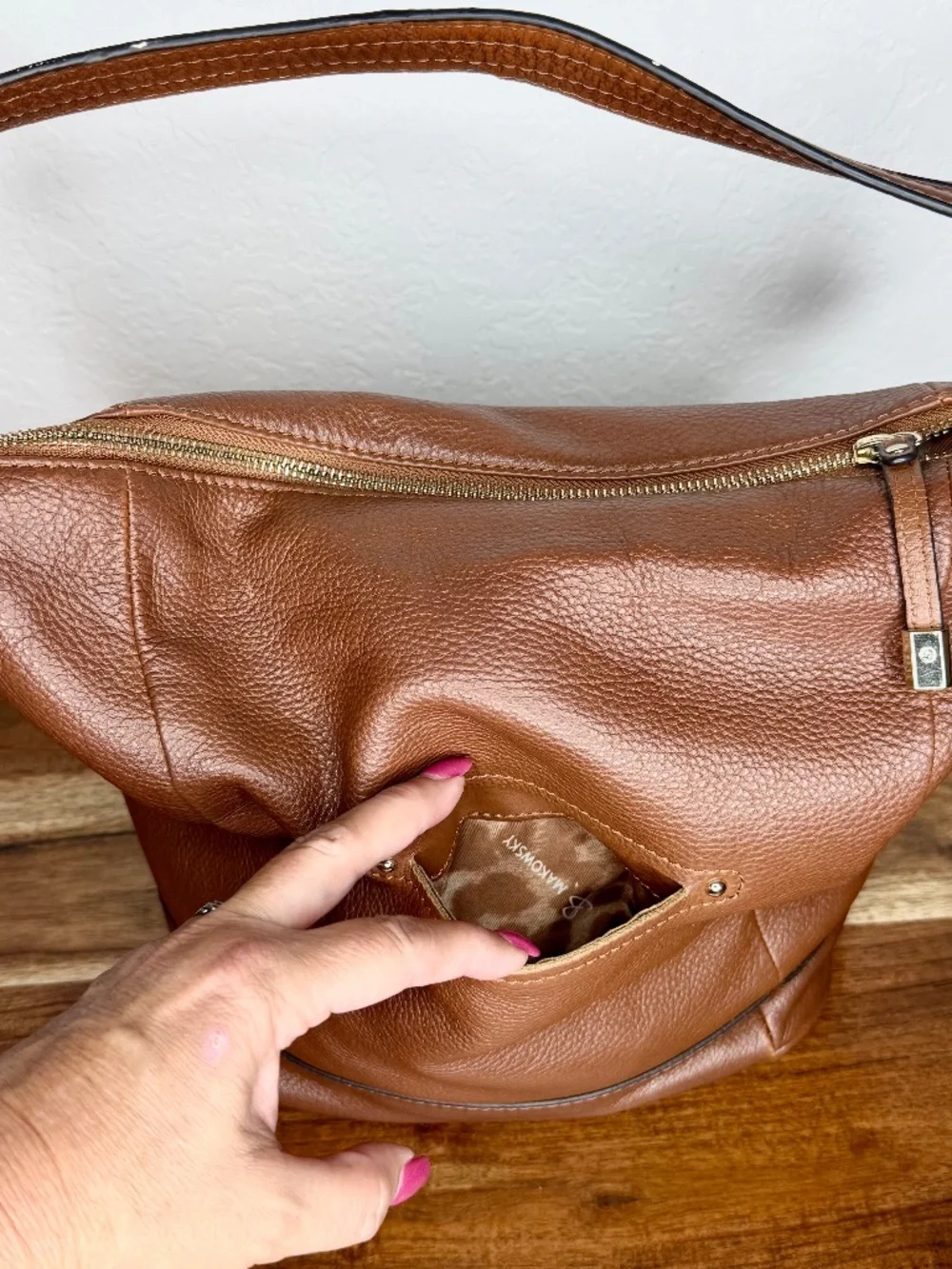 B. Makowsky 100% Genuine Soft Brown Leather Hobo Shoulder Bag